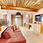 Art - Small Luxury Of The World (adults Only) 5*