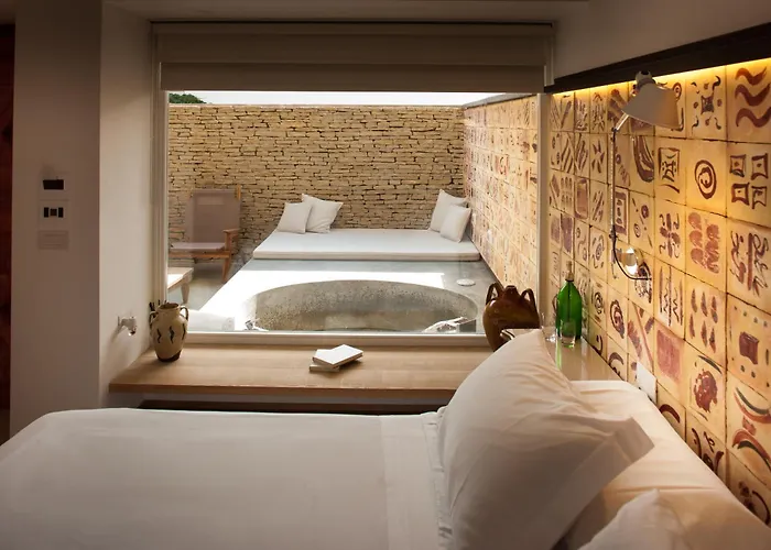 Art - Small Luxury Of The World (adults Only)