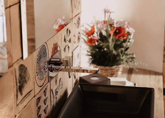 Art - Small Luxury Of The World (adults Only)