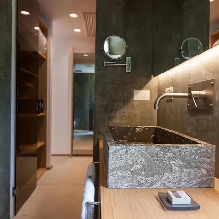 Art - Small Luxury Of The World (adults Only)